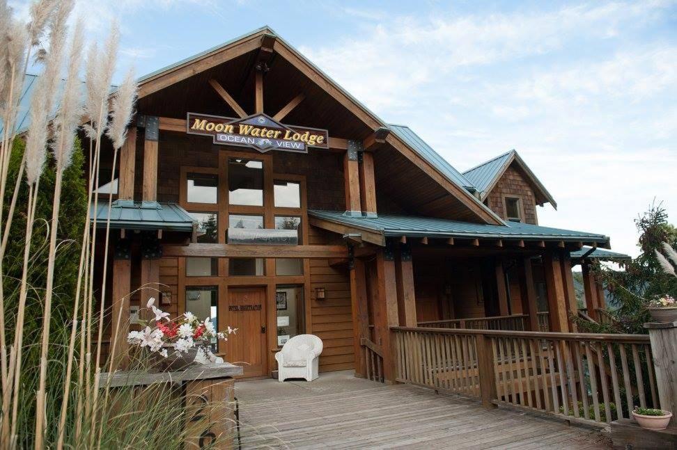 Moon Water Lodge Malahat Eksteriør billede