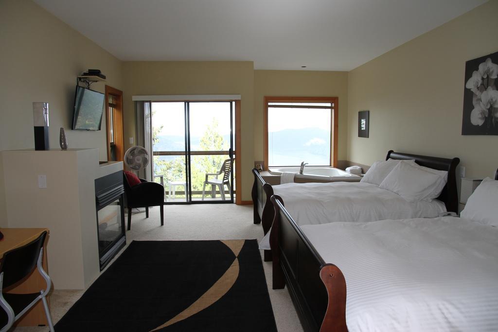 Moon Water Lodge Malahat Eksteriør billede