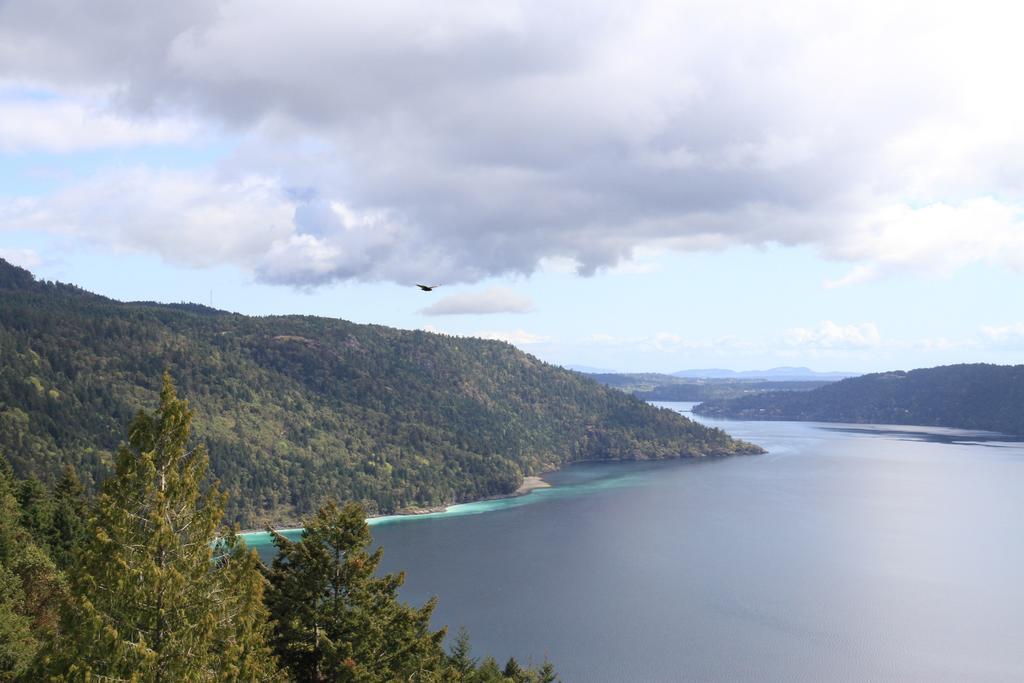 Moon Water Lodge Malahat Eksteriør billede